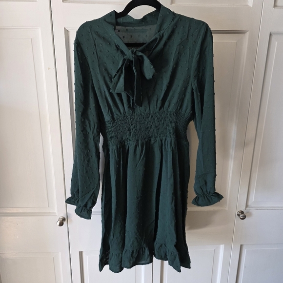 Dresses & Skirts - Green Long Sleeve Tie Neck Dress Women’s XL Cottagecore Fall Mini Dress